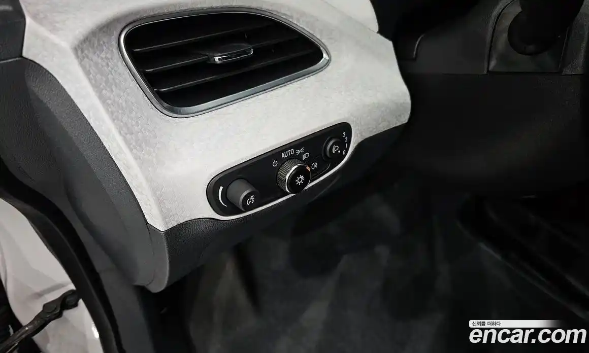 Chevrolet Bolt EV 2019 0.2 Автомат в Москве № 103705, фото 16