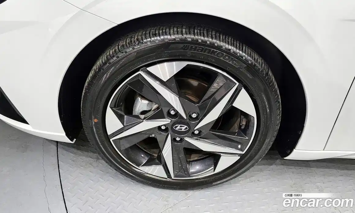 Hyundai Avante 2021 1.6 Автомат в Москве № 108149, фото 1