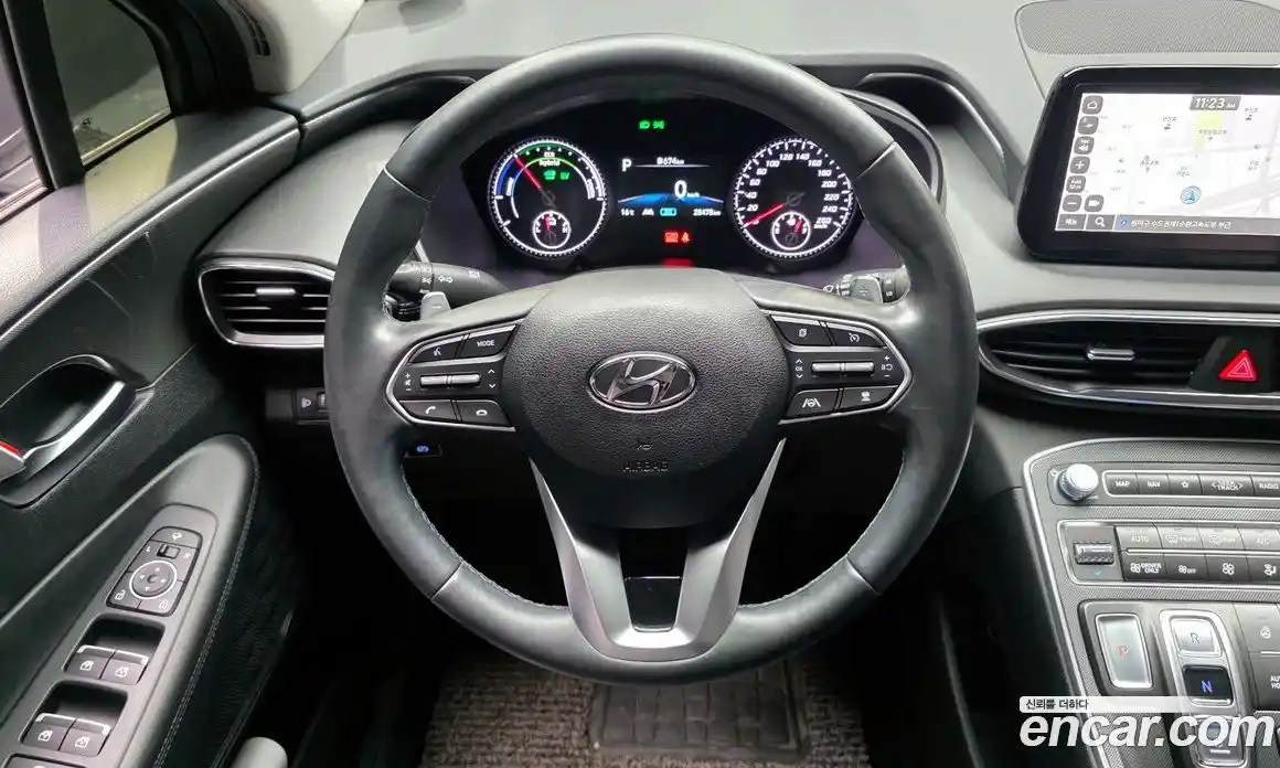 Hyundai Santa Fe 2023 1.6 Автомат в Москве № 113159, фото 17