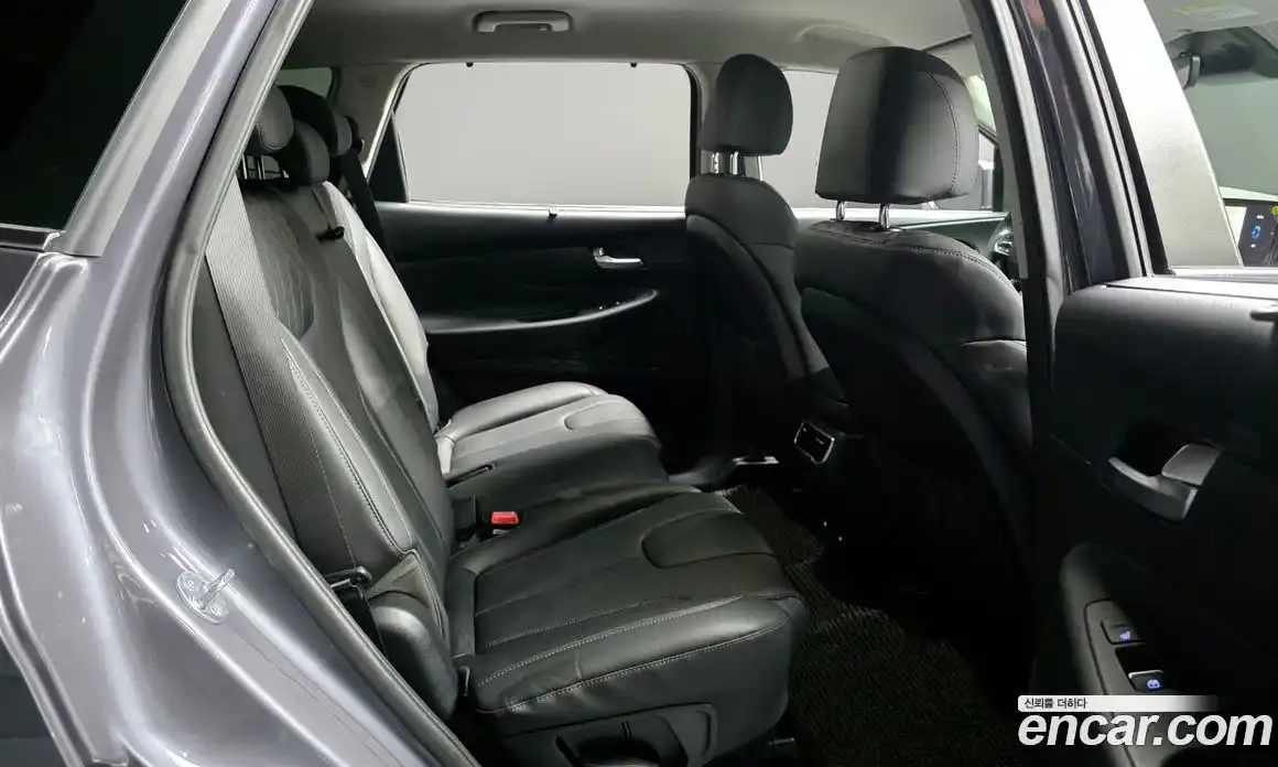 Hyundai Santa Fe 2023 1.6 Автомат в Москве № 113159, фото 6