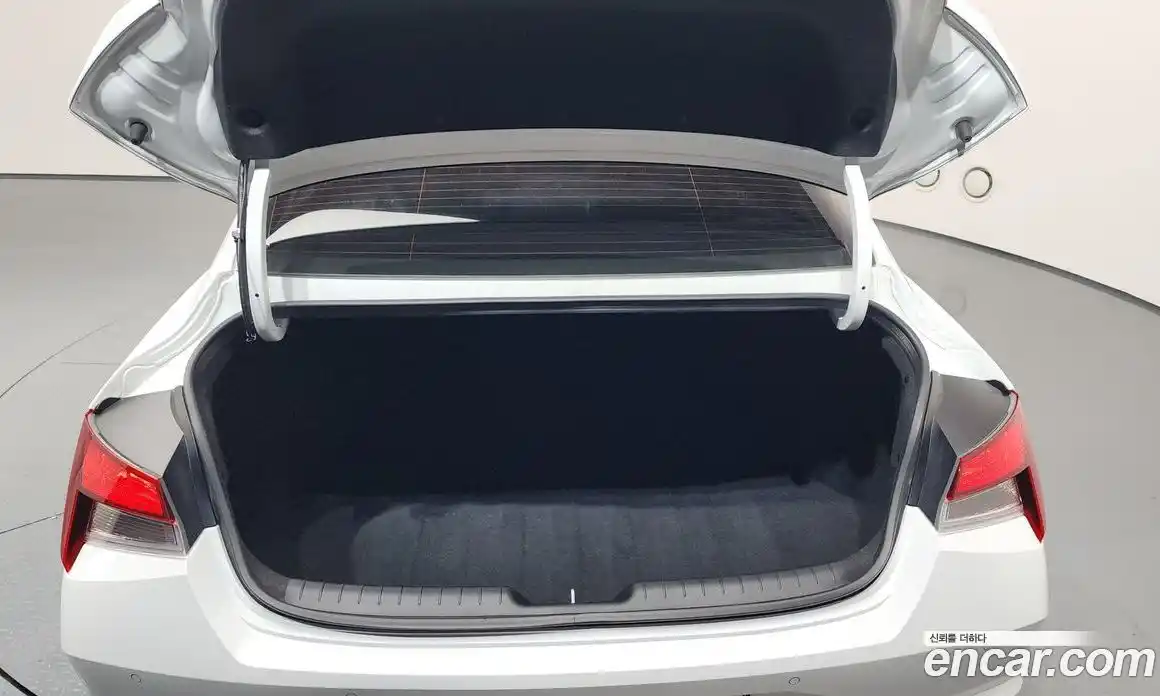 Hyundai Avante 2023 1.6 Автомат в Москве № 125546, фото 11