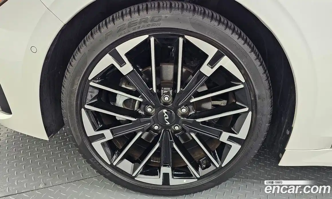 Kia K5 2024 1.6 Автомат в Москве № 128132, фото 1