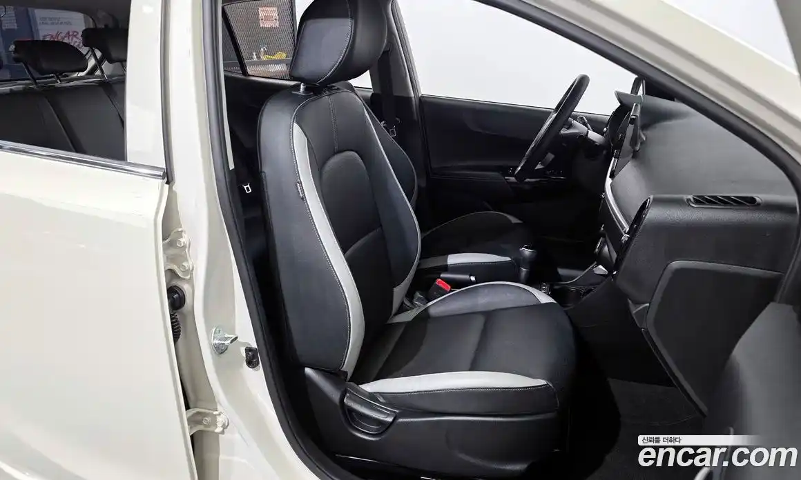 Kia Morning 2023 1.0 Автомат в Москве № 131001, фото 5