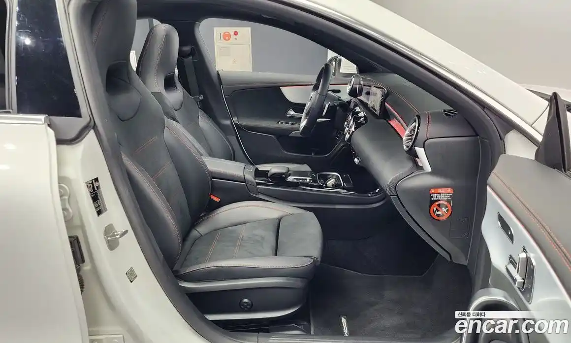 Mercedes-Benz CLA-Class 2023 2.0 Автомат в Москве № 135733, фото 4