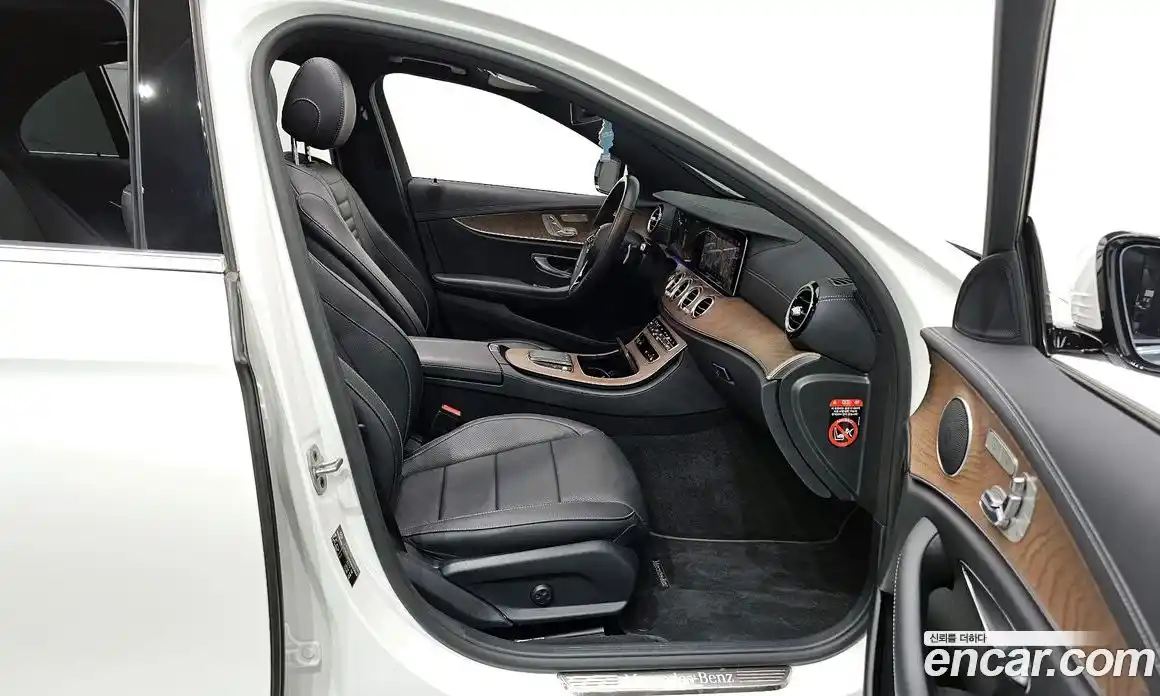 Mercedes-Benz E-Class 2022 2.0 Автомат в Москве № 143097, фото 11