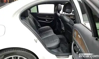 Mercedes-Benz E-Class 2022 2.0 Автомат в Москве № 143097, миниатюра 12