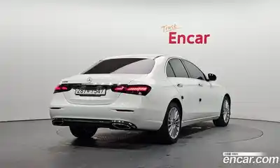 Mercedes-Benz E-Class 2022 2.0 Автомат в Москве № 143097, миниатюра 2