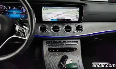 Mercedes-Benz E-Class 2022 2.0 Автомат в Москве № 148585, миниатюра 4