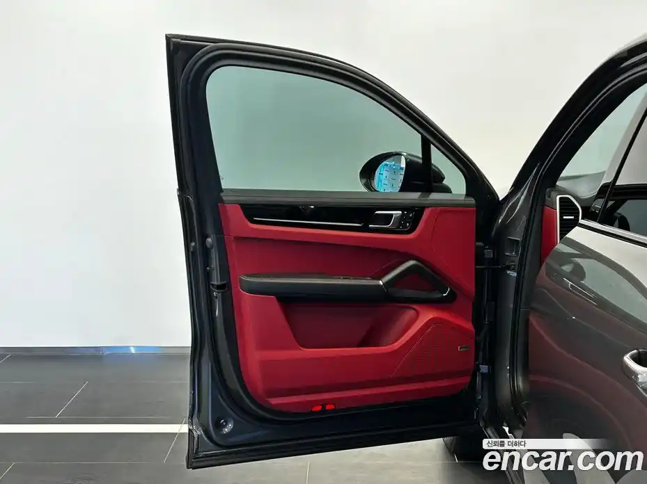 Porsche Cayenne 2023 3.0 Автомат в Москве № 162892, фото 9