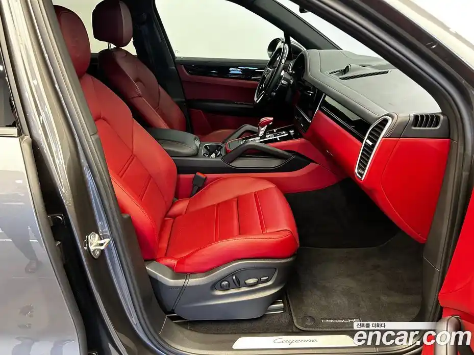 Porsche Cayenne 2023 3.0 Автомат в Москве № 162892, фото 10