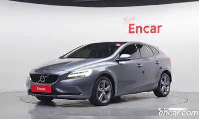 Volvo V40, 2018