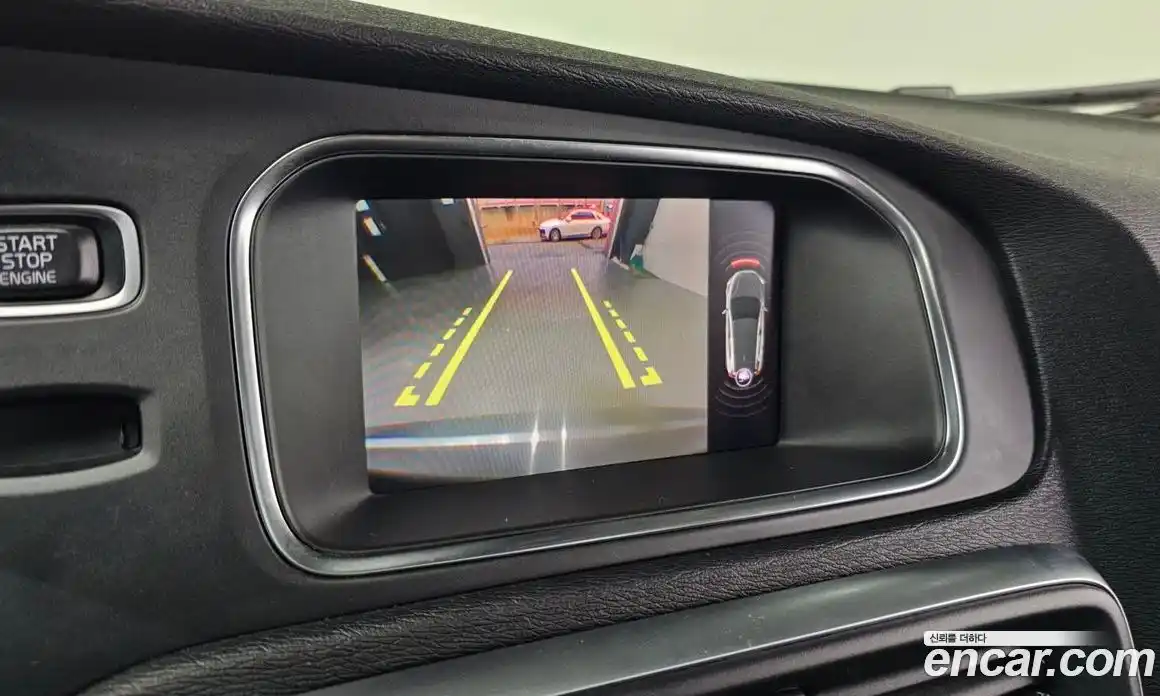 Volvo V40 2018 2.0 Автомат в Москве № 164521, фото 15