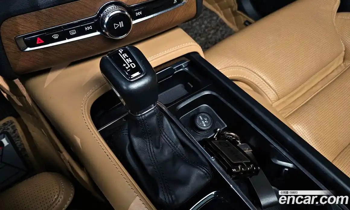 Volvo XC90 2019 2.0 Автомат в Москве № 164565, фото 4