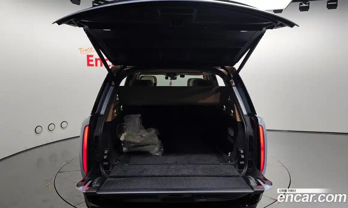 Land Rover Range-Rover 2024 4.4 Автомат в Москве № 165925, фото 17