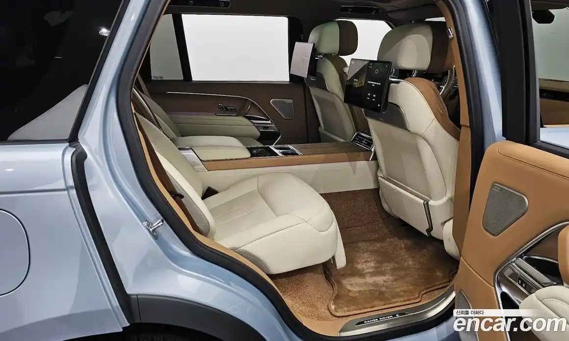 Land Rover Range-Rover 2024 4.4 Автомат в Москве № 165925, фото 18