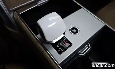 Land Rover Range-Rover 2024 4.4 Автомат в Москве № 165925, миниатюра 3