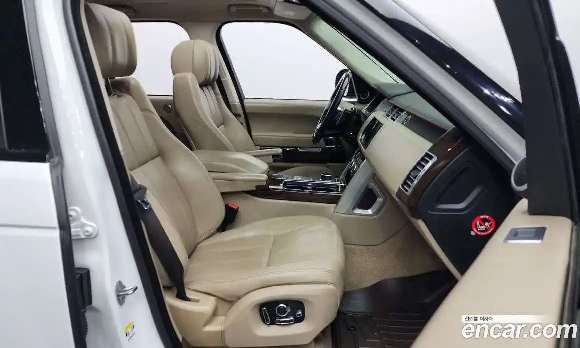 Land Rover Range-Rover 2016 4.4 Автомат в Москве № 166467, фото 17