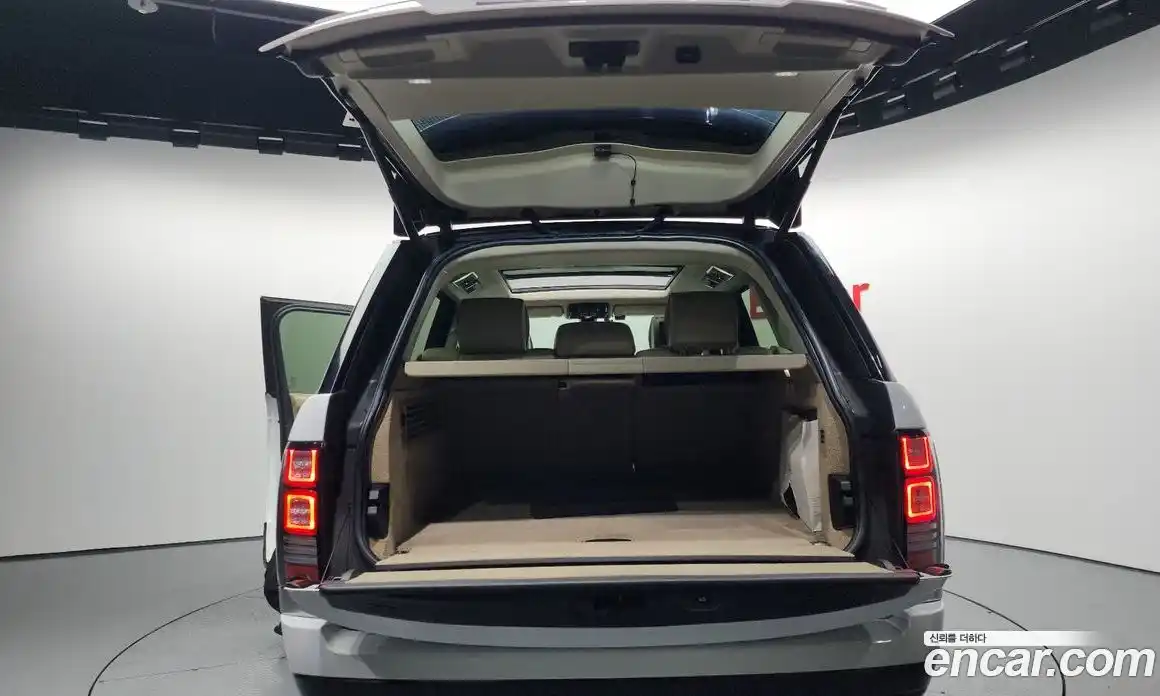 Land Rover Range-Rover 2016 4.4 Автомат в Москве № 166467, фото 19