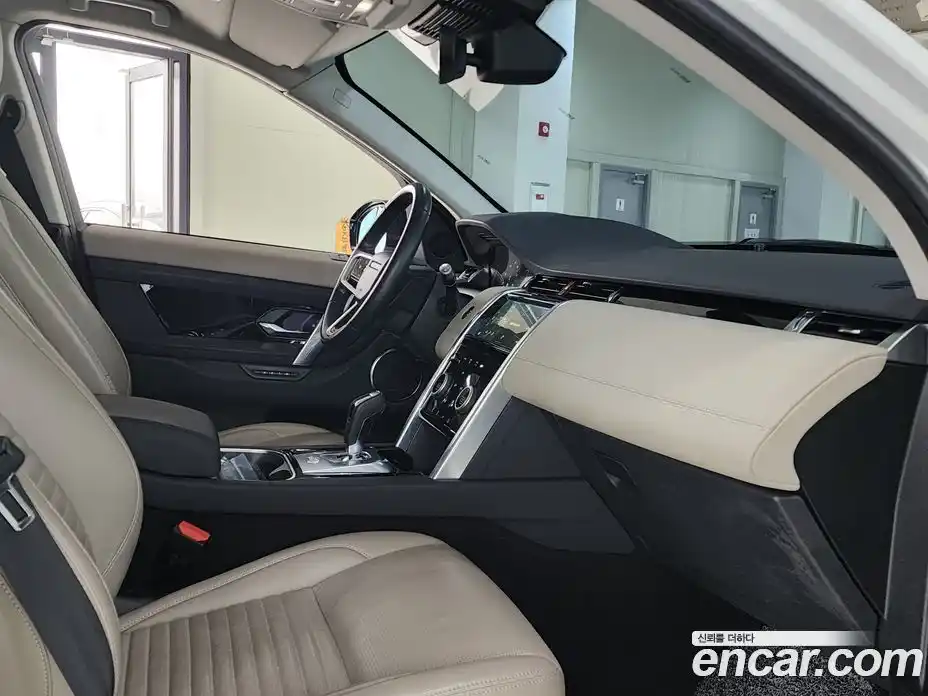 Land Rover Discovery Sport 2022 2.0 Автомат в Москве № 166766, фото 16