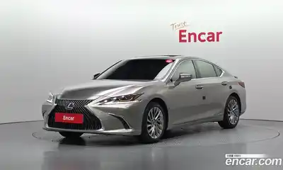 Lexus ES, 2021