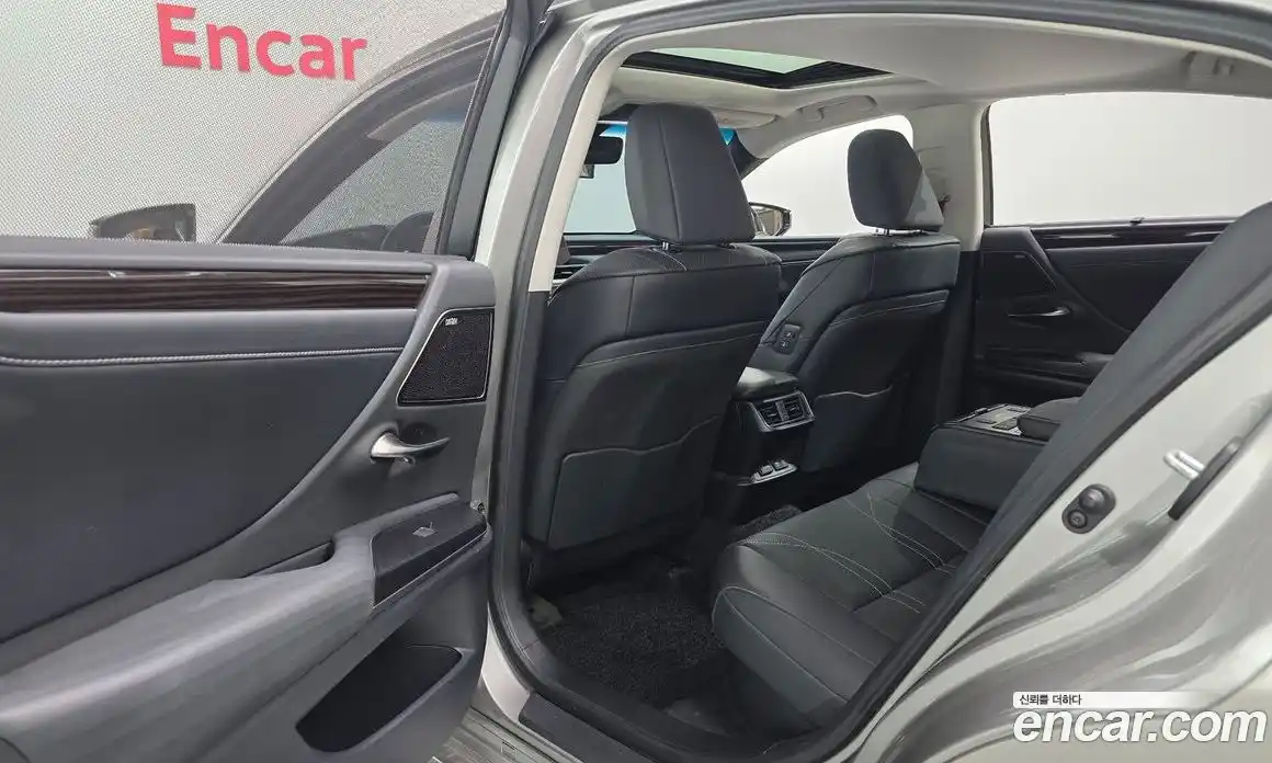 Lexus ES 2021 2.5 Автомат в Москве № 168167, фото 18