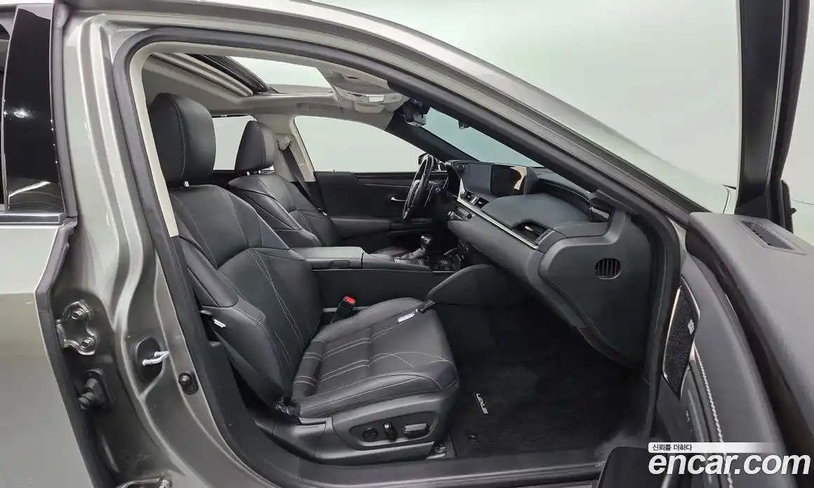 Lexus ES 2021 2.5 Автомат в Москве № 168167, фото 10