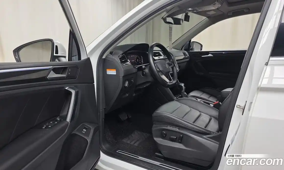 Volkswagen Tiguan 2022 2.0 Автомат в Москве № 168609, фото 13