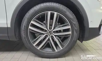 Volkswagen Tiguan 2022 2.0 Автомат в Москве № 168609, миниатюра 5