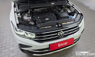 Volkswagen Tiguan 2022 2.0 Автомат в Москве № 168609, миниатюра 6
