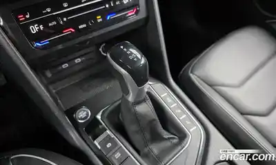 Volkswagen Tiguan 2022 2.0 Автомат в Москве № 168609, миниатюра 9