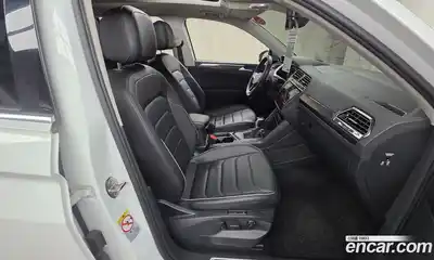 Volkswagen Tiguan 2022 2.0 Автомат в Москве № 168609, миниатюра 10