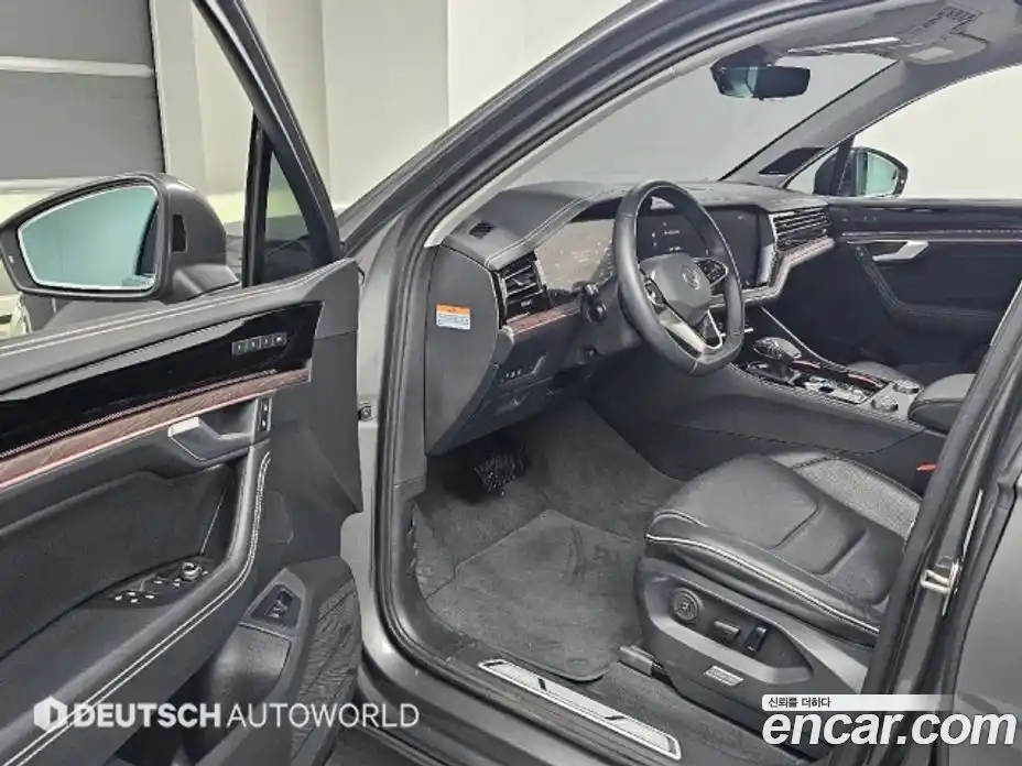 Volkswagen Touareg 2024 3.0 Автомат в Москве № 169149, фото 11