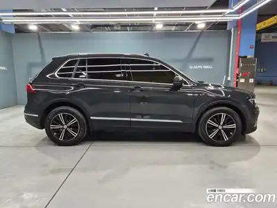Volkswagen Tiguan 2020 2.0 Автомат в Москве № 169191, миниатюра 4