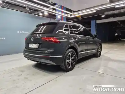Volkswagen Tiguan 2020 2.0 Автомат в Москве № 169191, миниатюра 5