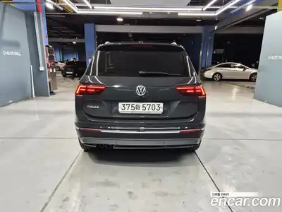 Volkswagen Tiguan 2020 2.0 Автомат в Москве № 169191, миниатюра 6