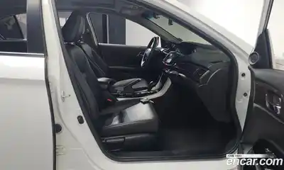 Honda Accord 2017 2.4 Автомат в Москве № 170564, миниатюра 11