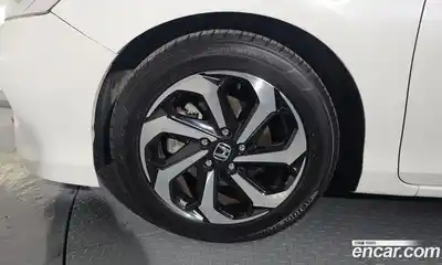 Honda Accord 2017 2.4 Автомат в Москве № 170564, миниатюра 5