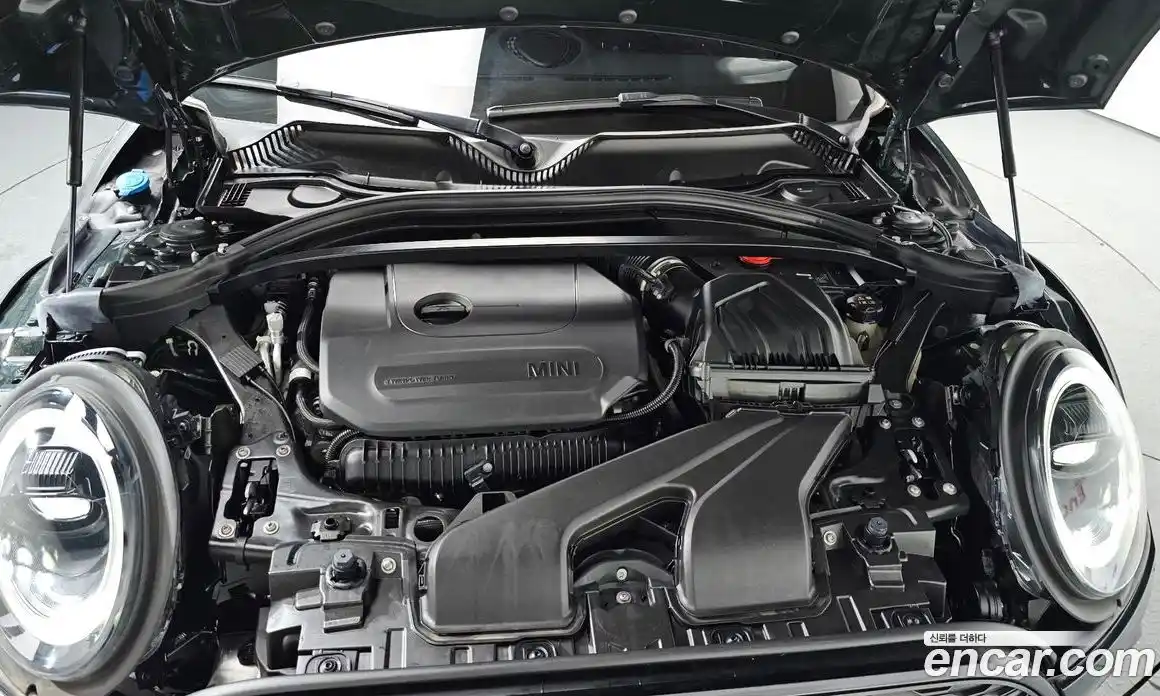 Mini Clubman 2023 2.0 Автомат в Москве № 171756, фото 12