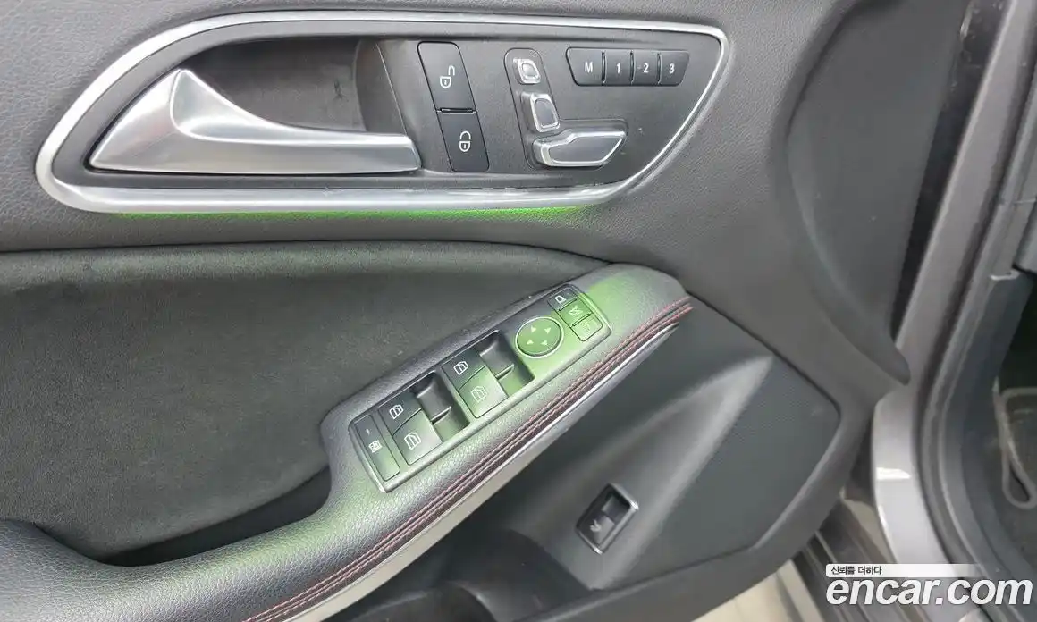 Mercedes-Benz CLA-Class 2018 2.0 Автомат в Москве № 181995, фото 12