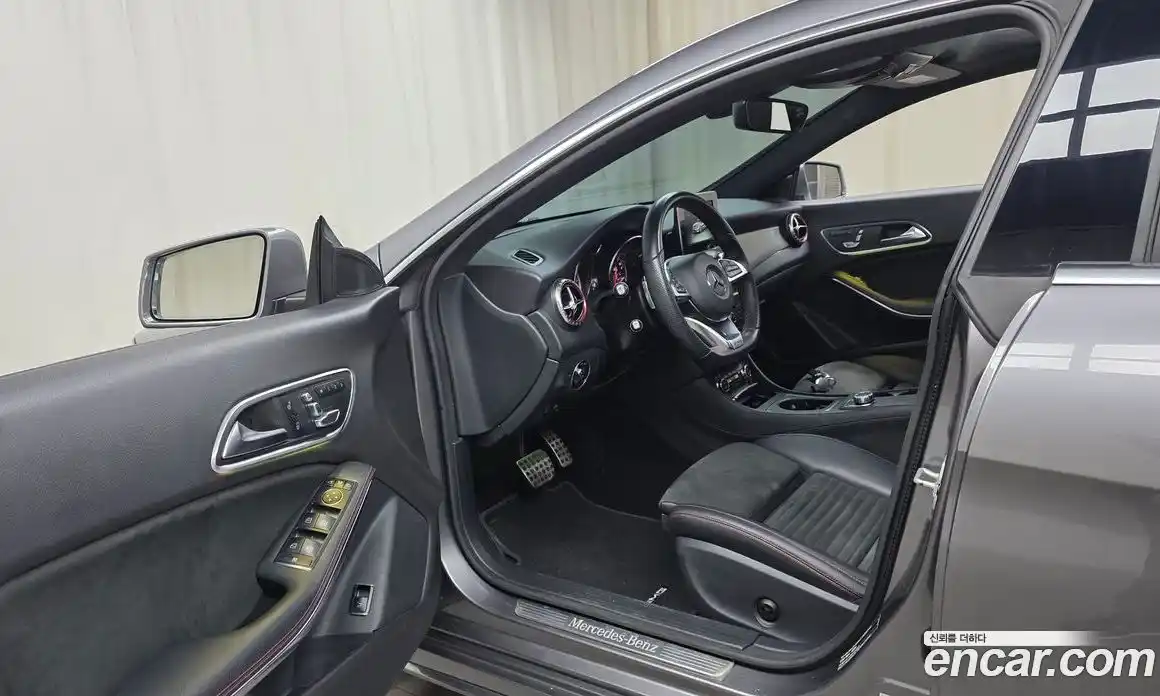 Mercedes-Benz CLA-Class 2018 2.0 Автомат в Москве № 181995, фото 4