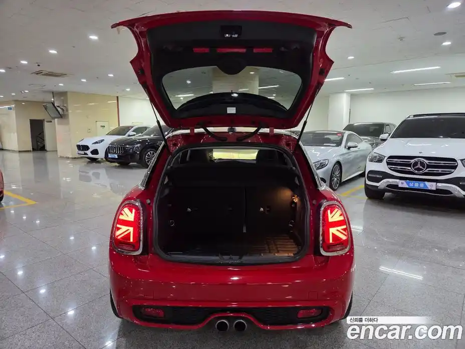 Mini Cooper 2020 2.0 Автомат в Москве № 183186, фото 19