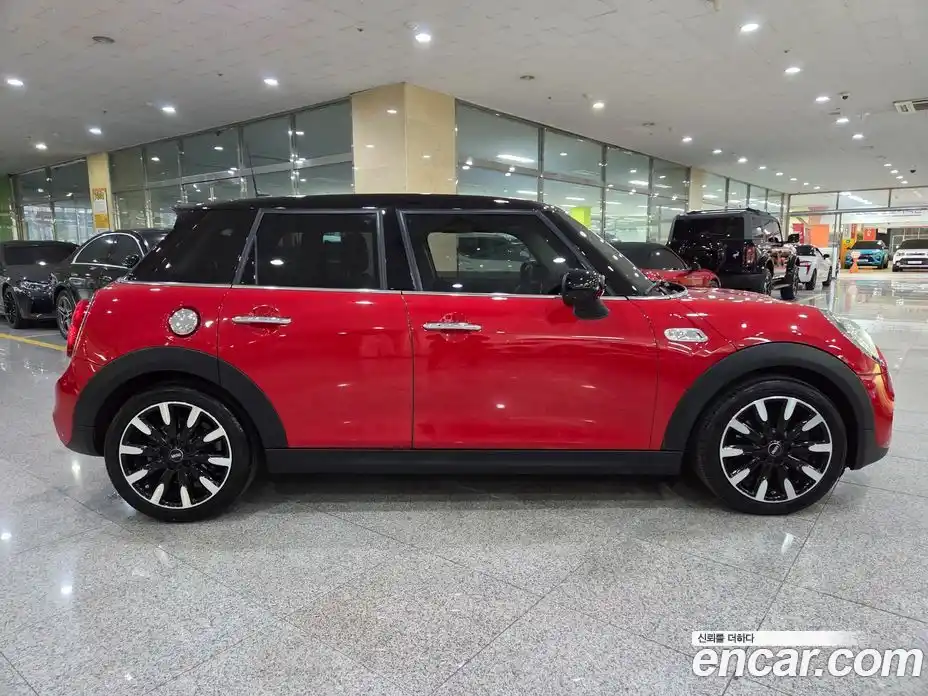 Mini Cooper 2020 2.0 Автомат в Москве № 183186, фото 5