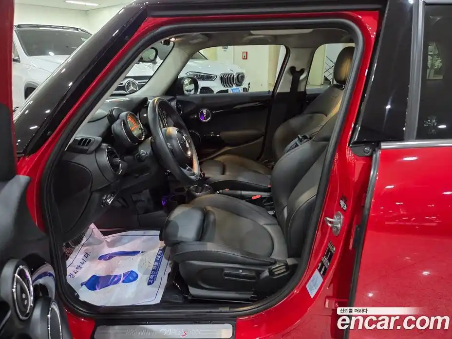 Mini Cooper 2020 2.0 Автомат в Москве № 183186, фото 6