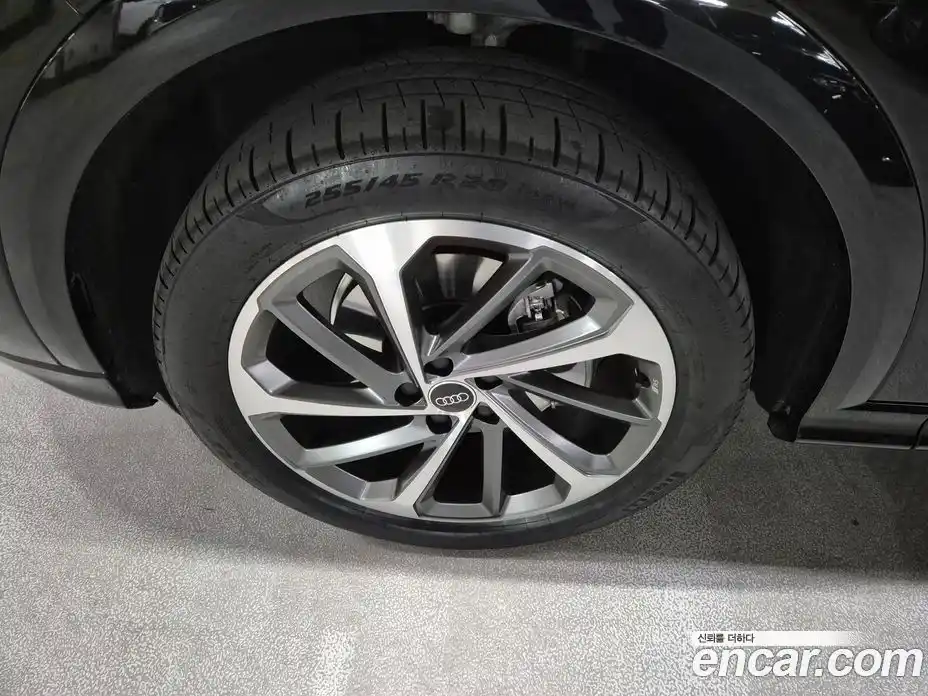 Audi Q5 2025 2.0 Автомат в Москве № 188929, фото 5