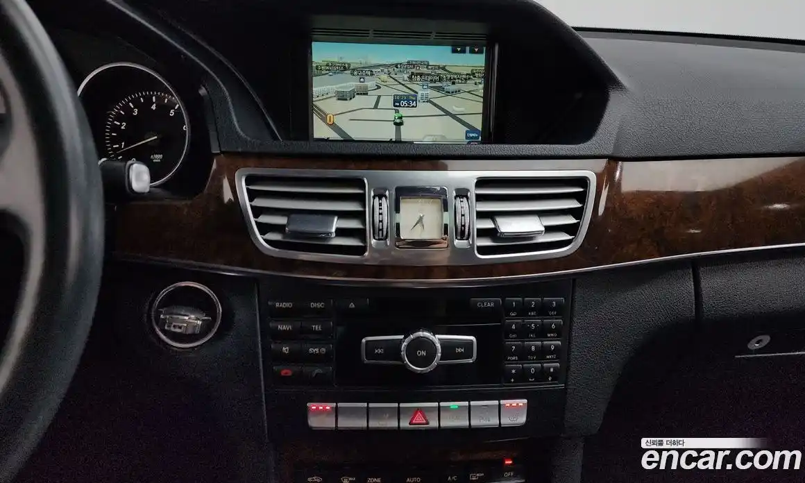 Mercedes-Benz E-Class 2014 2.0 Автомат в Москве № 195495, фото 14