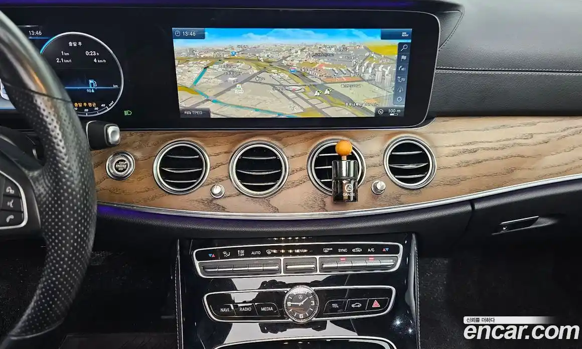 Mercedes-Benz E-Class 2018 2.0 Автомат в Москве № 195553, фото 13