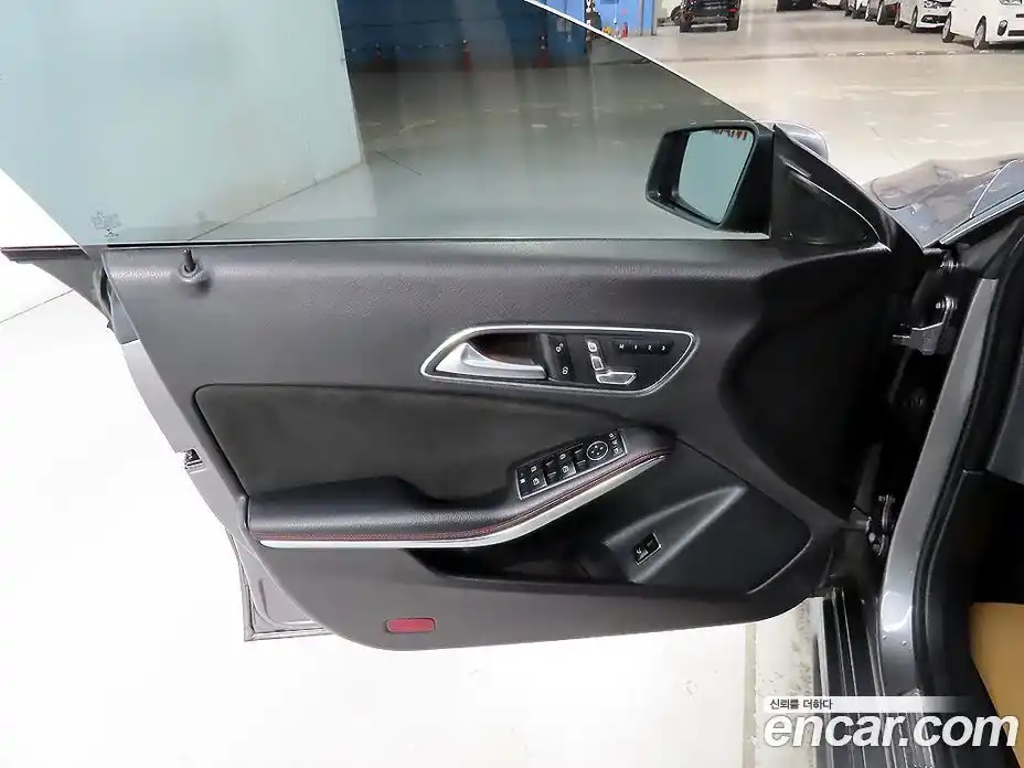 Mercedes-Benz CLA-Class 2018 2.0 Автомат в Москве № 195597, фото 13