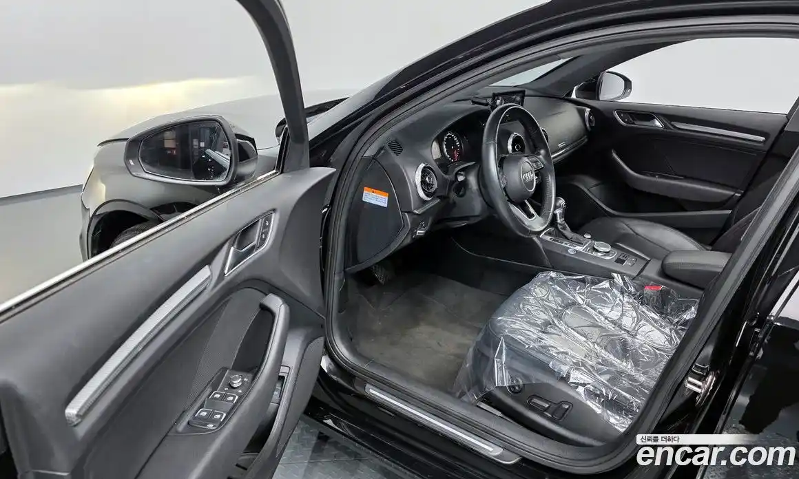 Audi A3 2018 2.0 Автомат в Москве № 196229, фото 1