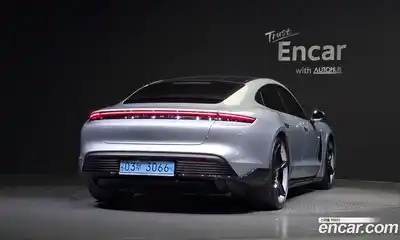 Porsche Taycan 2021 0.1 Автомат в Москве № 197346, миниатюра 4