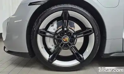 Porsche Taycan 2021 0.1 Автомат в Москве № 197346, миниатюра 5